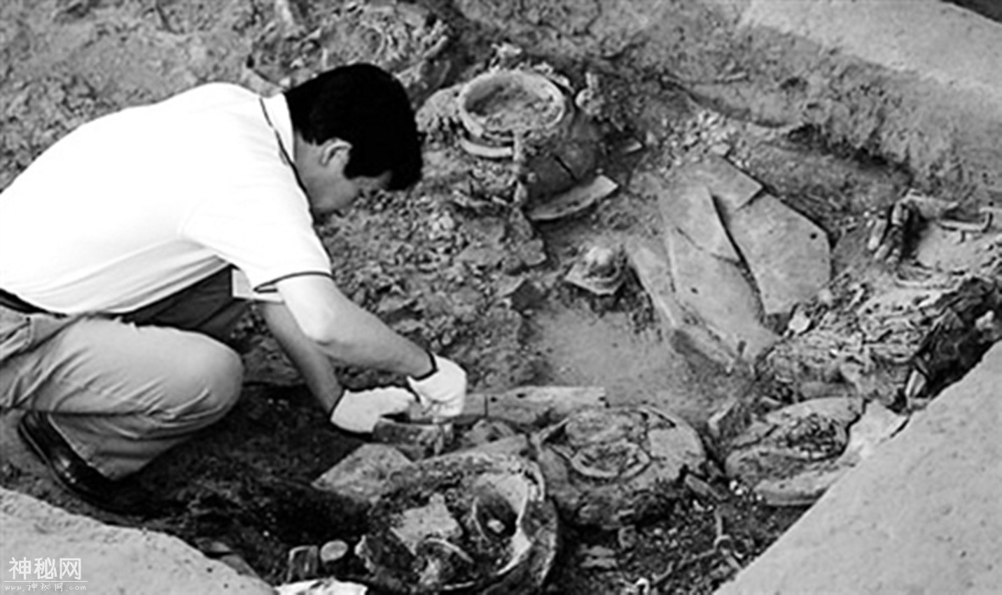 考古人员最害怕古墓中出现矿泉水瓶子，看到顿时心凉了一半-5.jpg