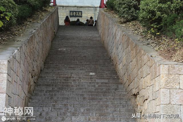曹操身边人比盗墓高手还厉害，不只看出地下有墓，还知墓主吃过啥-2.jpg