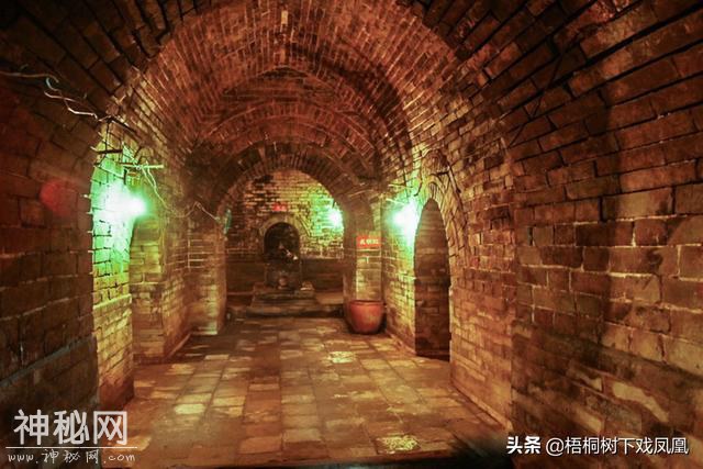 开棺后发现女尸胸前放一小布袋，里面所装令考古人员很意外-1.jpg