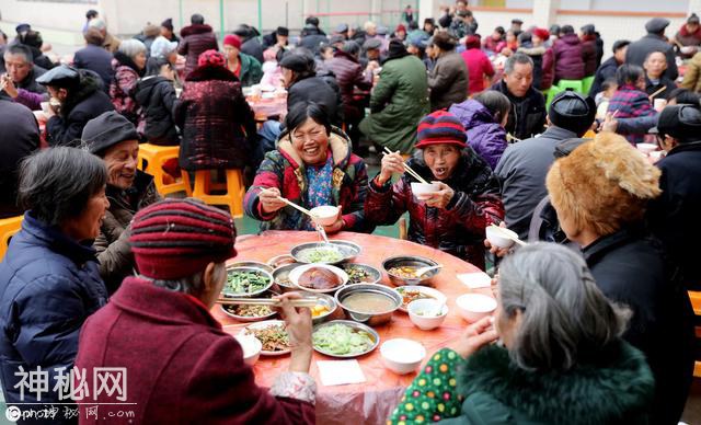 借机“挣钱”，败了好风俗？以下三种席面让返乡农民吃得窝火-2.jpg