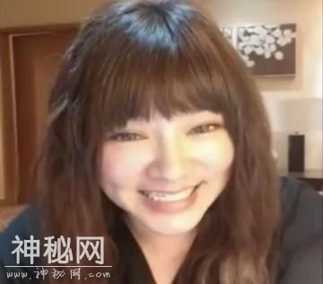女主播酒店直播遇灵异：房门自动开启后有个白影！-2.jpg