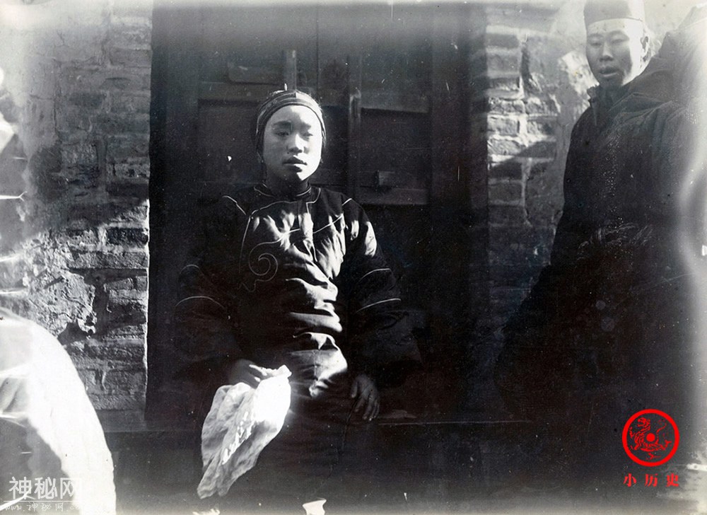 老照片：晚清妇女头上的“抹额”-6.jpg