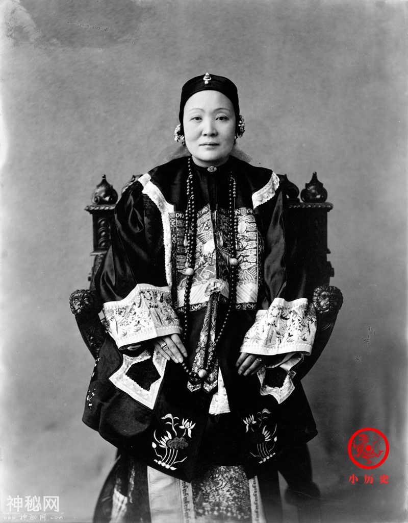 老照片：晚清妇女头上的“抹额”-9.jpg