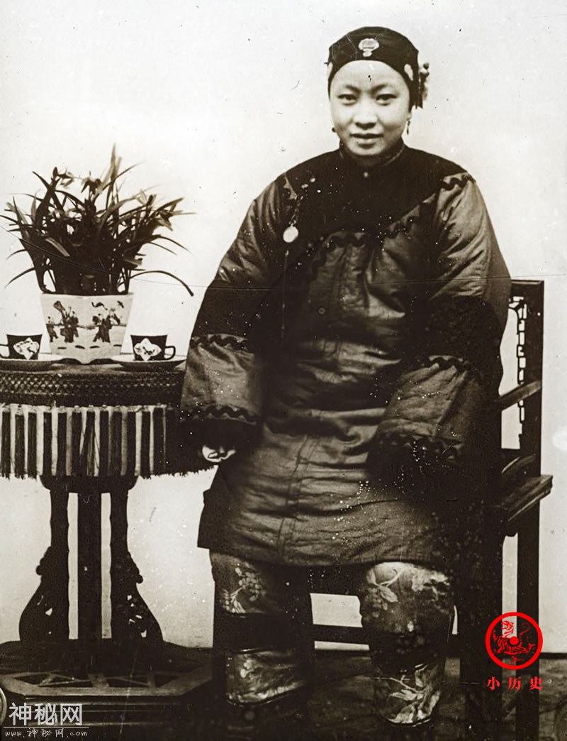 老照片：晚清妇女头上的“抹额”-8.jpg
