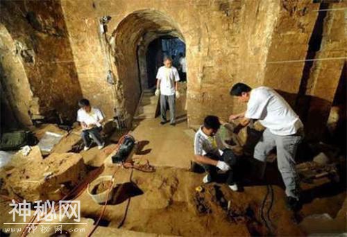 民间盗墓高手有多厉害？盗墓贼：一个月，两个人，我能挖进始皇陵-2.jpg