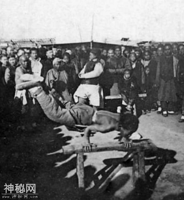 老北京人无人不知三月三蟠桃宫庙会，其间还有个特有的老北京风俗-6.jpg