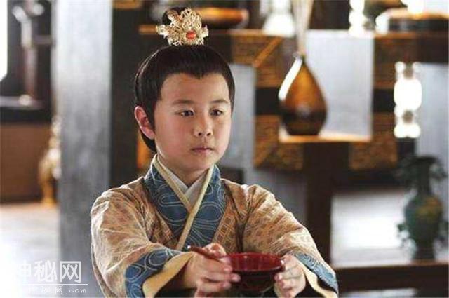 靠女人上位雄起的皇帝有很多，但这个皇帝最多，他背后有10个女人-5.jpg