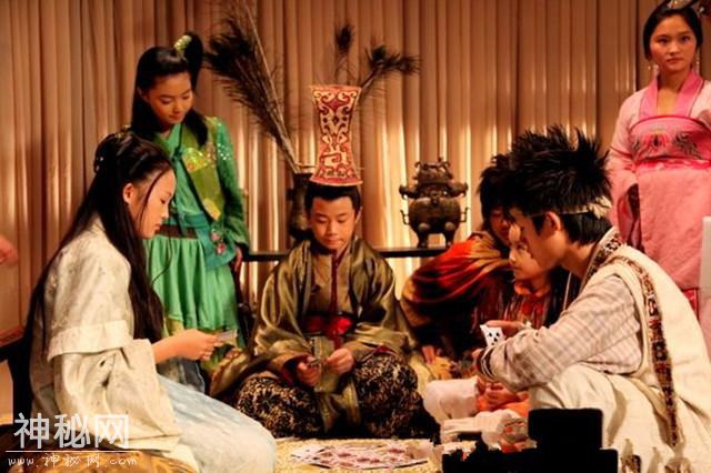靠女人上位雄起的皇帝有很多，但这个皇帝最多，他背后有10个女人-3.jpg