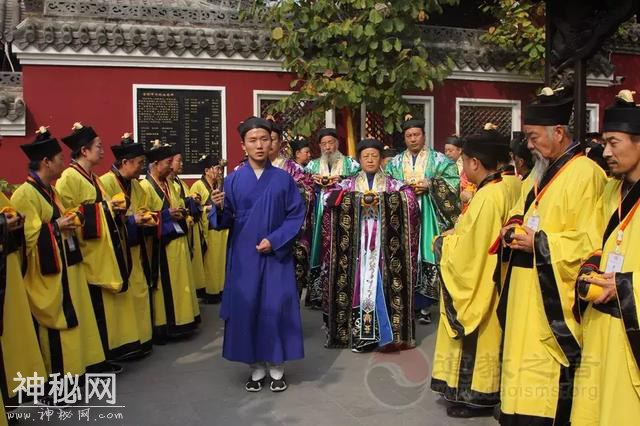 想和做法会的道长合张影？有些事你千万不能做！-4.jpg