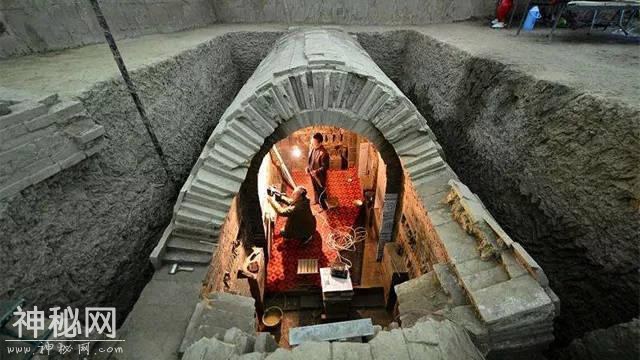 此地建医院挖出古墓，出土女尸为何2千年不腐？专家给出惊人答案-6.jpg