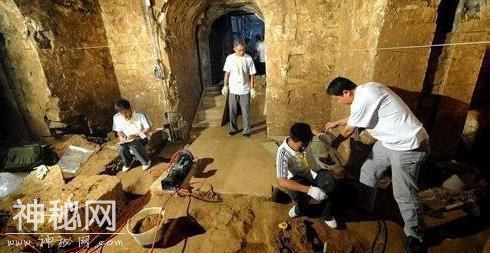 此地建医院挖出古墓，出土女尸为何2千年不腐？专家给出惊人答案-2.jpg