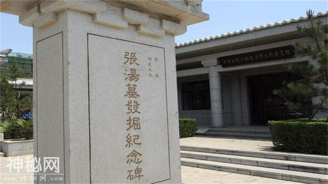我国古墓最多的城市：上学如上坟，建地铁挖出上百个古墓-5.jpg