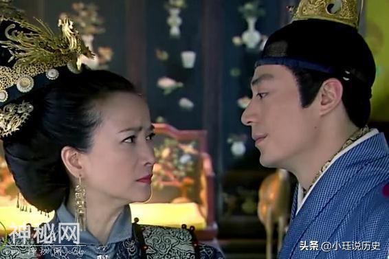 她和皇帝青梅竹马，意外失去皇后之位，又在17年后意外夺回后位-1.jpg