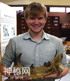 科学家发现史上最大顶级食肉哺乳动物，北极熊只能给它塞牙缝！-2.jpg