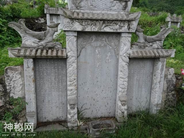 百年守墓者总是提防外人，最后在专家的努力下，神秘古墓被揭晓-3.jpg