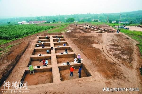 甘肃考古发现早期处死殉人的残暴方式，用重器直接往头上砸-5.jpg