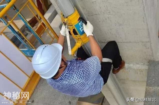 聚焦武汉｜成功封顶华中第一高楼，他们的“黑科技”大显身手！-7.jpg