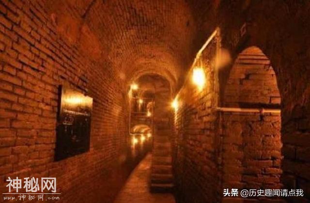 他死后立碑：无金无银，不要挖我！盗墓贼：有没有挖了才知道-3.jpg