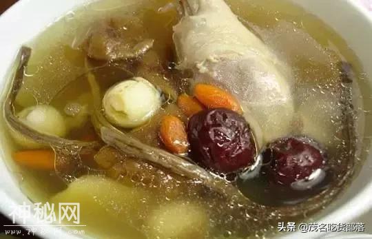 你知道炖鸡汤的技巧吗？让鸡汤好喝10倍-2.jpg