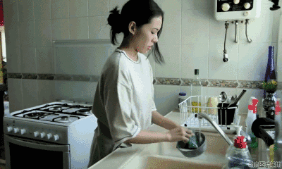吃完饭的碗要及时洗，如果泡一下洗你猜猜会产生多少细菌，来看看-6.jpg