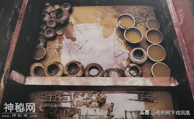 难以想像的考古发现：古代知情盗墓者将下葬不久的女尸拖出棺外-3.jpg