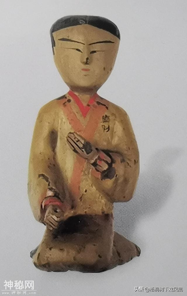 难以想像的考古发现：古代知情盗墓者将下葬不久的女尸拖出棺外-13.jpg