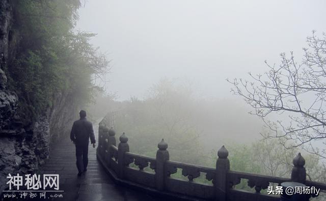 武当山，国内最著名的道教名山，是道教徒一生必去朝拜的地方-8.jpg