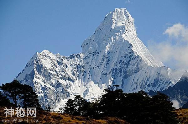 科学家“惊天”发现：喜马拉雅山内部竟是空的？专家：或有生物？-3.jpg