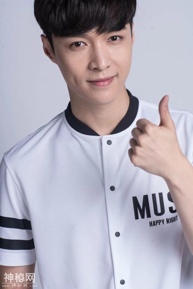 190425 今天也是考古的一天，一起来回顾艺兴的旧图-2.jpg