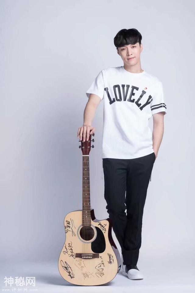 190425 今天也是考古的一天，一起来回顾艺兴的旧图-6.jpg