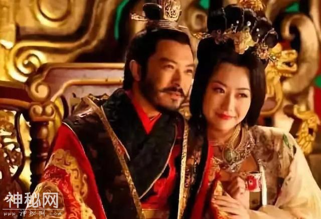 秦始皇作为历史上的第一个皇帝，为何他的老婆不是第一个皇后？-2.jpg