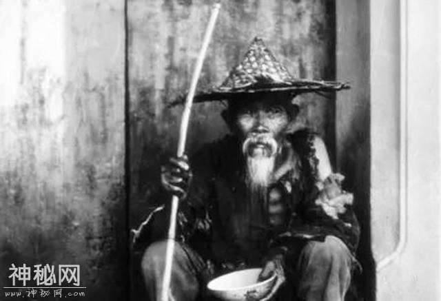 历史上最烂的一个王朝，国家刚统一就大乱，结果被一群乞丐斩了腰-1.jpg