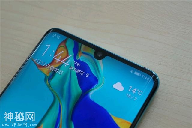 王跃琨曝光P30 Pro造假月亮照片，火了华为，臭了爱否！-17.jpg