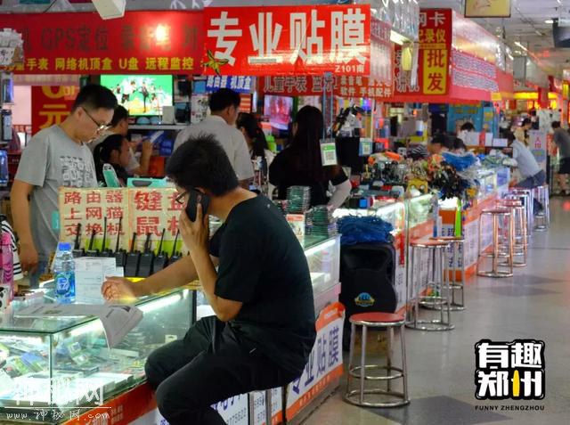 科技市场没科技，只有一群IT民工和他们的郑州梦-15.jpg
