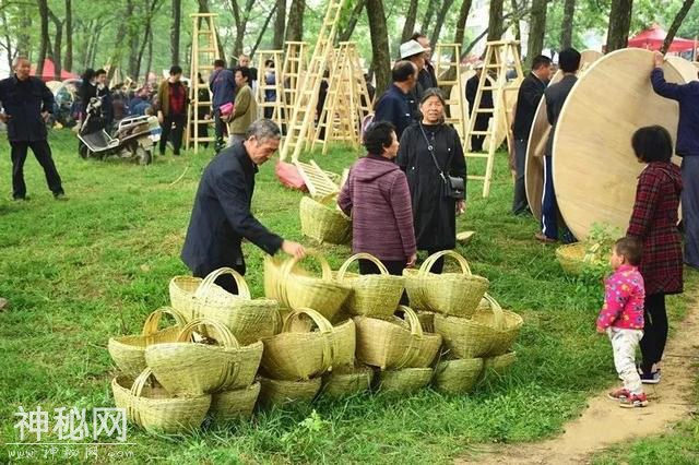 交易额上百万！3·15新县吴陈河大别山民俗博览会异彩纷呈-10.jpg