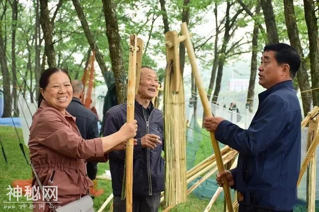 交易额上百万！3·15新县吴陈河大别山民俗博览会异彩纷呈-13.jpg