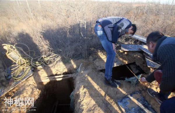 河南出土一座商代古墓，考古队看了看位置，大呼：不能挖-3.jpg