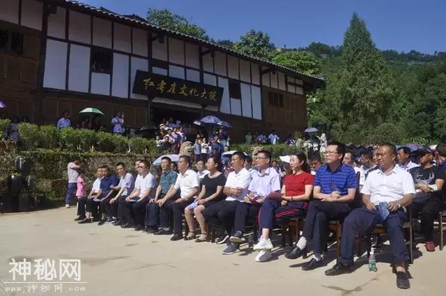 人山人海！通江这个民俗村火了-5.jpg
