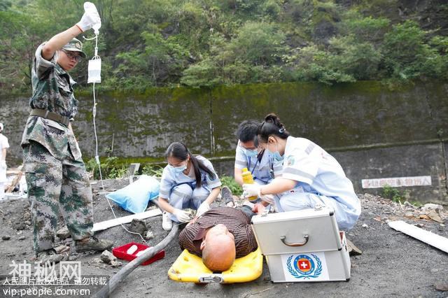 四川广安：举行特大地质灾害综合应急演练-3.jpg