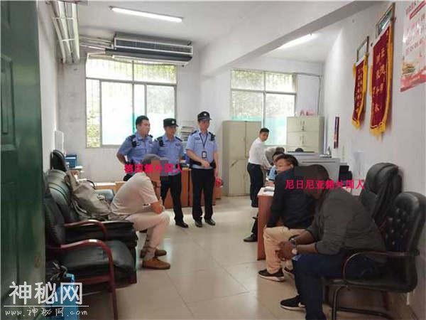 达州：学校来了“外教”民警发现竟是非法就业-1.jpg