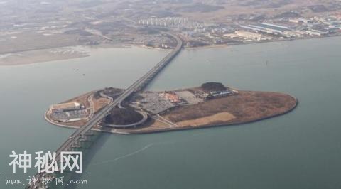 啥情况？韩国西部海域发现疑似潜望镜物体 向北移动-3.jpg