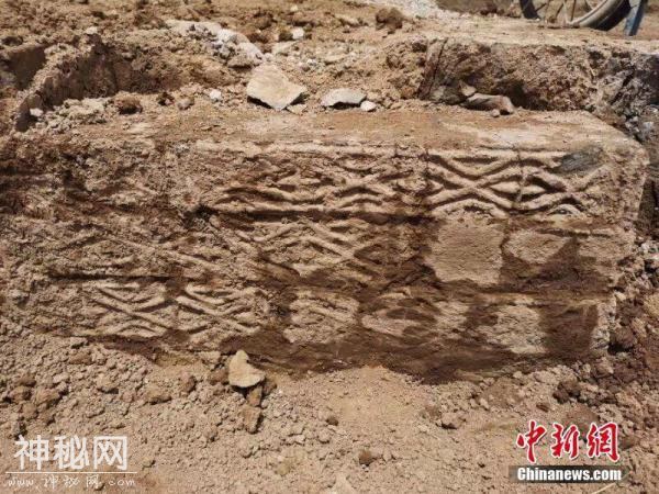 湖北房县发现东汉古墓 考古人员进行抢救性发掘-3.jpg