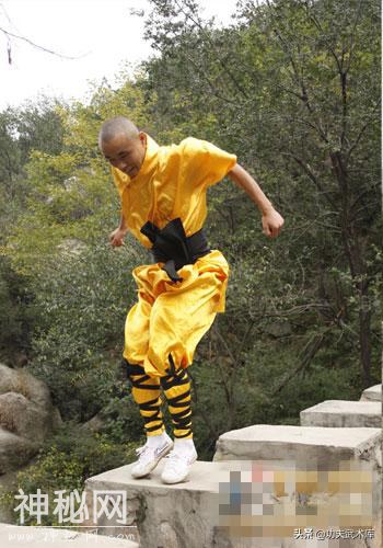 水上飞是如何炼成？来看看少林功夫（绝技）达摩渡江图解就知道了-11.jpg