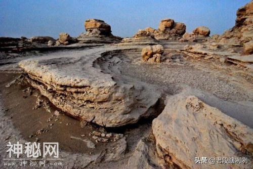 罗布泊「那些从你肌肤深处走出来的神话，把名字刻在了丰碑之上」-2.jpg