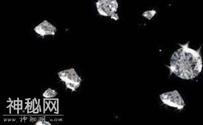 世界上最富有的星球，钻石星球全部都是蓝绿色的钻石-6.jpg
