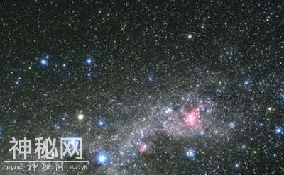 世界上最富有的星球，钻石星球全部都是蓝绿色的钻石-2.jpg