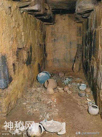 直击王侯大墓考古现场，满地都是价值连城的宝贝-3.jpg