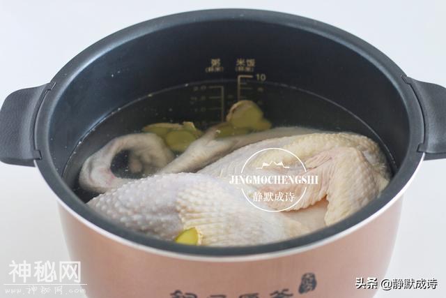 煲鸡汤时，用冷水还是热水？要焯水吗？煲完汤的鸡肉还有营养吗？-8.jpg