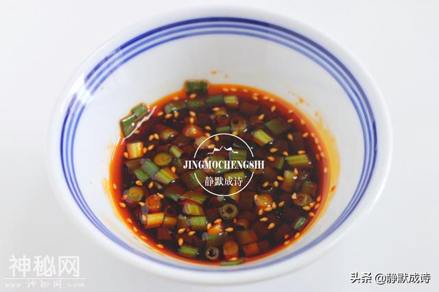 煲鸡汤时，用冷水还是热水？要焯水吗？煲完汤的鸡肉还有营养吗？-14.jpg