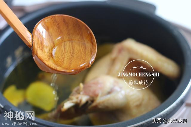 煲鸡汤时，用冷水还是热水？要焯水吗？煲完汤的鸡肉还有营养吗？-3.jpg